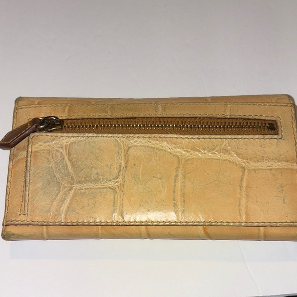 Dooney & Bourke Cream Crocodile Embossed Wallet - Picture 12 of 15